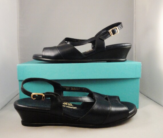 navy comfort sandals