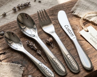 Op maat gegraveerde roestvrijstalen kindergereiset, gepersonaliseerd kinderservies, 4-delig