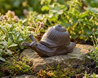 Cast Iron Snail Key Hider - Hide-A-Key Garden Statue, Outdoor Spare Key Holder & Indoor Jewelry Trinket Box, 5.5 x 2.7 x 2.8 Inch
