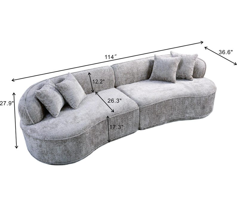 Puede incluir: Un sof&aacute; curvo gris claro con cuatro cojines a juego. El sof&aacute; mide 290 cm de largo, 93 cm de profundidad y 71 cm de alto. La profundidad del asiento es de 67 cm y la altura del asiento es de 44 cm.