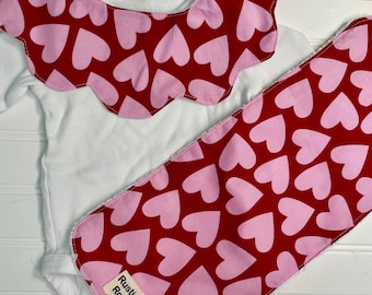 Scalloped edge baby girl bib/ burp cloth set / red and pink hearts