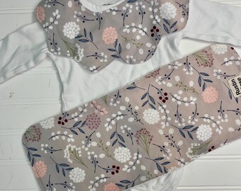 Scalloped edge baby girl bib/ burp cloth set / gray with flowers