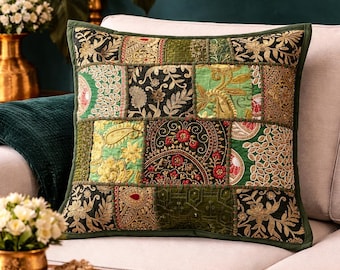Grüner Patchwork Kissenbezug mit aufwändiger goldener Stickerei | Handgefertigter dekorativer Kissenbezug