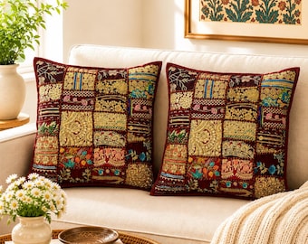 Set di 2 federe per cuscini ricamate in stile patchwork color bordeaux, ispirate al patrimonio etnico indiano, per l'arredamento della casa.