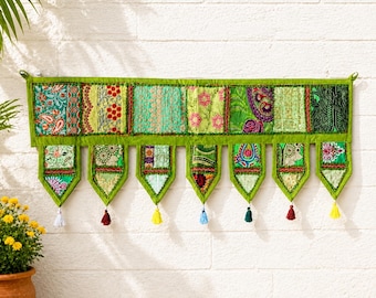 Toran verde patchwork fatto a mano, decorazione per porta in stile boho indiano, bandarwal ricamato, decorazione con nappe