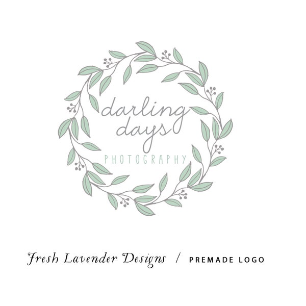 Custom Logo Design Vorgefertigtes Logo und Wasserzeichen für Fotografen und kleine Handwerksbetriebe Handgezeichneter Kranz Aqua Teal Whimsical