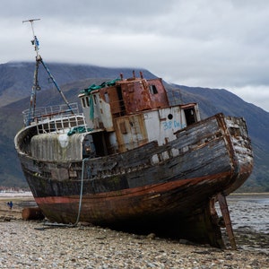 Old Boat of Caol - Beautiful Shipwreck - Scottish Highlands - Ben Nevis - Scottish Gift - United Kingdom Photography