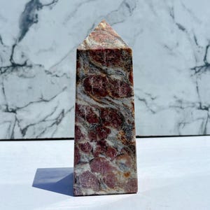 Torre de cristal de matriz de rubí natural / Punta pulida, varita de energía curativa, decoración de lujo