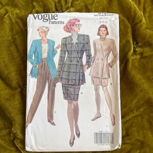 Vintage Vogue Misses Suit Pattern (Jacket, Skirt, Pants & Shorts, Sizes 8-12)