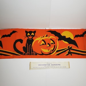 Vintage unused colorful 1920&#39;s Dennison Halloween Crepe Paper Decorative Borders black cats, jack o&#39; lanterns, fence ,black bats, full moon