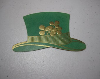 1920&#39;s unused Dennison&#39;s St. Patrick&#39;s Embossed die cut green irish top hat decorated with gold gilded clover or shamrocks