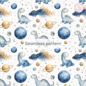 Peut inclure: Un motif répétitif composé de dinosaures de dessin animé bleu clair, de planètes bleu foncé et dorées avec des anneaux, et de constellations d'étoiles dorées sur fond blanc. Le texte Seamless pattern est centré au milieu de l'image.
