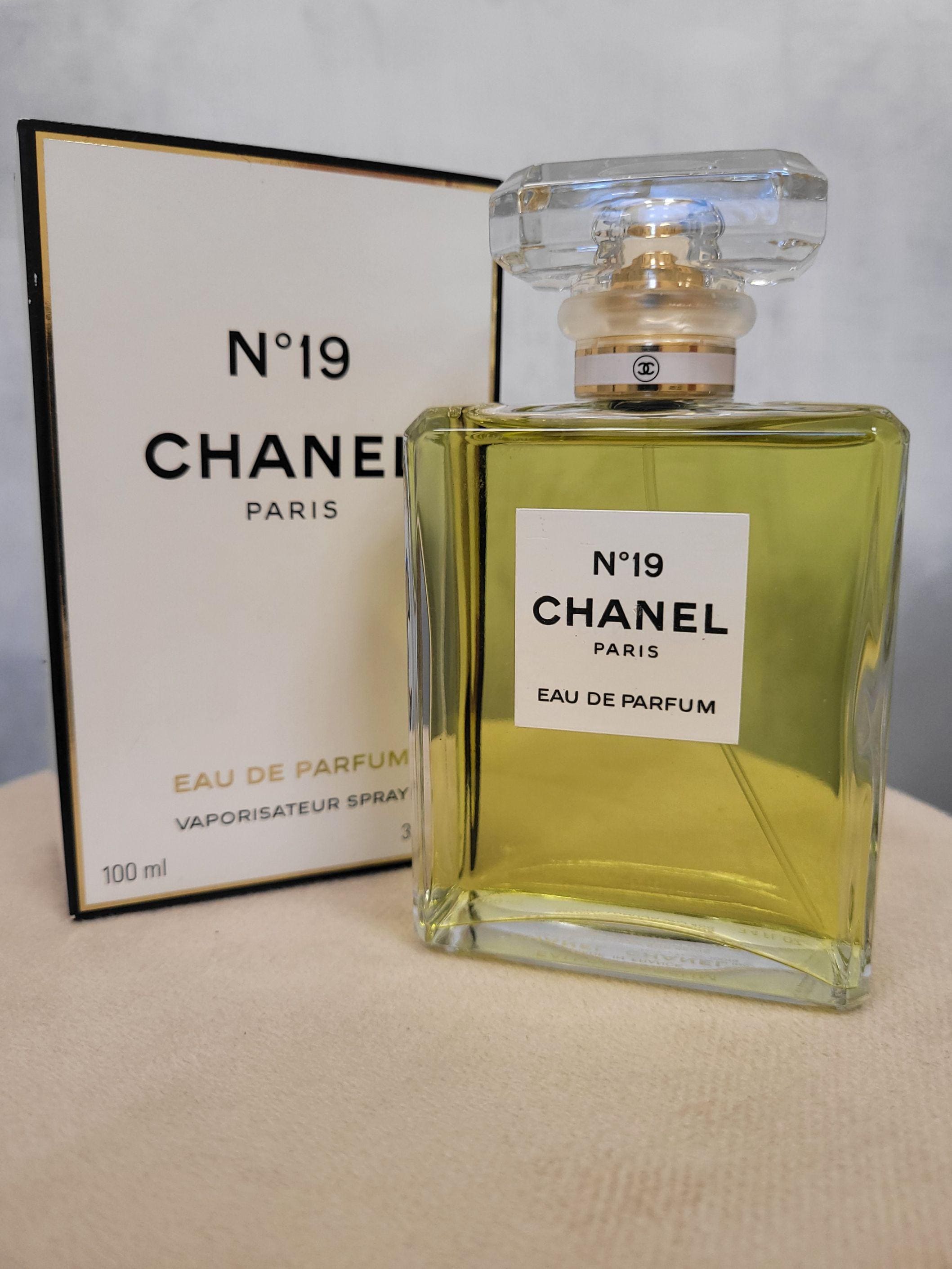 Chanel 19 parfum - Etsy 日本