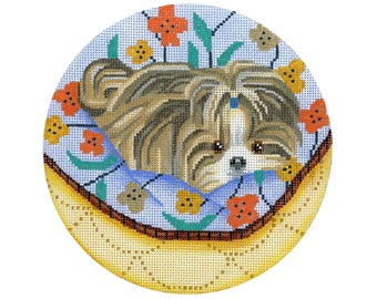Tela ad ago per cani / Tela ad ago dipinta a mano / Shih-tzu su un letto per cani