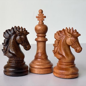 Piezas de ajedrez de madera talladas a mano, juego de ajedrez Staunton artesanal, piezas de ajedrez hechas exclusivamente por artesanos, regalo de San Valentín para amantes del ajedrez, regalo para él