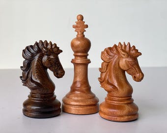 Pièces d'échecs en bois sculptées à la main, jeu d'échecs artisanal Staunton, pièces d'échecs fabriquées artisanalement, cadeau de la Saint-Valentin pour amateur d'échecs, cadeau pour lui