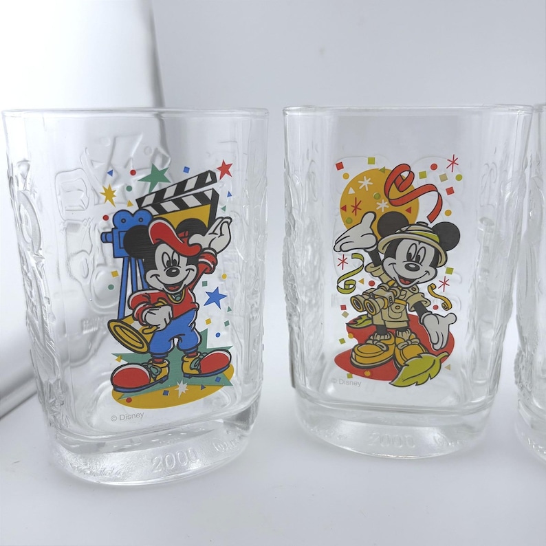 Disney World 2000 Celebration McDonalds Mickey Mouse Glass Mugs Set of 4 afbeelding 2