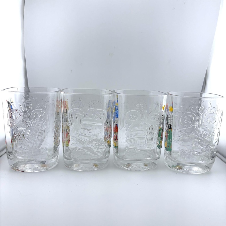 Disney World 2000 Celebration McDonalds Mickey Mouse Glass Mugs Set of 4 afbeelding 4
