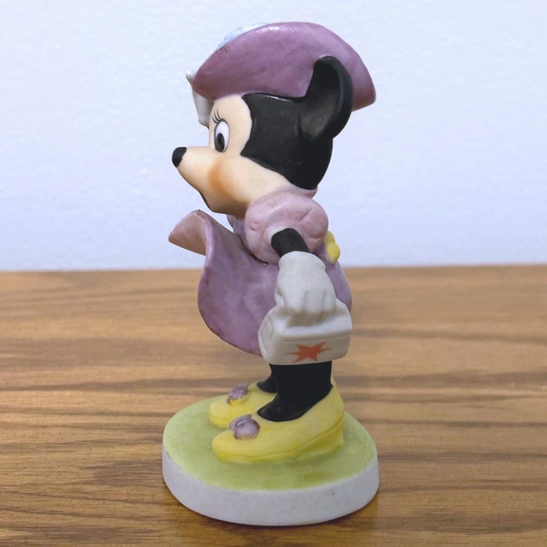 Vintage Walt Disney Productions Minnie Mouse Wind Blown Ceramic Figurine 1970's afbeelding 2