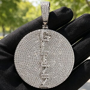 Colgante de disco con letra personalizada con incrustaciones de hielo, collar con inicial redonda grande, dije con nombre personalizado, joyería llamativa de hip hop para hombre, regalo de estilo urbano