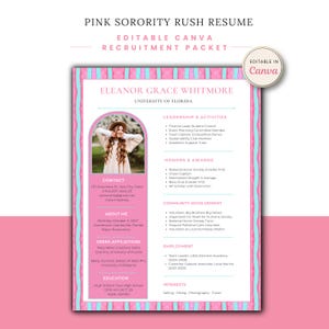 Pode incluir: Um modelo de currículo para irmandade em rosa e azul com uma moldura de foto em arco, seções para contato, educação, liderança, honras e emprego, com o texto Eleanor Grace Whitmore e um emblema de editável no Canva.