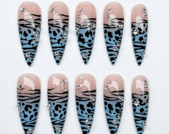 Uñas postizas con estampado de leopardo azul, uñas con estampado de cebra y tigre, uñas postizas estilo gótico Y2K azul, uñas de gel de cristal de lujo a medida.