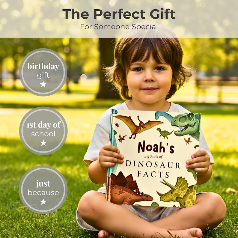 Puede incluir: Un libro de tapa dura titulado Noah's Big Book of Dinosaur Facts con ilustraciones de varios dinosaurios, incluyendo un pterod&aacute;ctilo, un T-Rex y un triceratops. La portada tiene un fondo crema con texto en marr&oacute;n oscuro y verde.