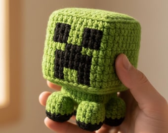 Creeper Crochet Pattern: Gamer Minecraft Inspired Amigurumi - 18cm Cube Toy