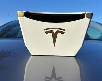 Handgefertigter 3D gedruckter weißer Tesla Model Y Juniper Mülleimer - ABS Kunststoff mit goldenem Tesla Logo