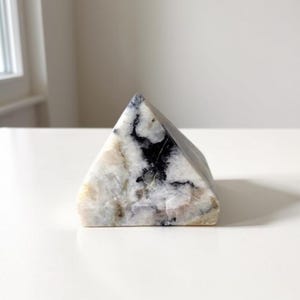 Natural Rainbow Moonstone Pyramid Certified Crystal Meditation Chakra Healing Home Decor Gift