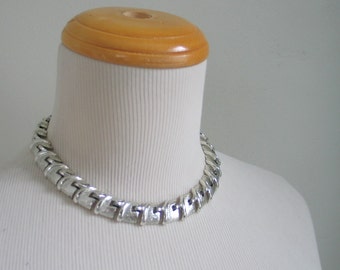 Vintage 1960s Silvertoned Textured Vertebrae Look Choker Necklace by Coro