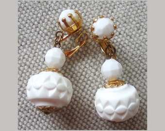 Vintage 1960s Fresh White Mod Disco Dangle Drop Earrings