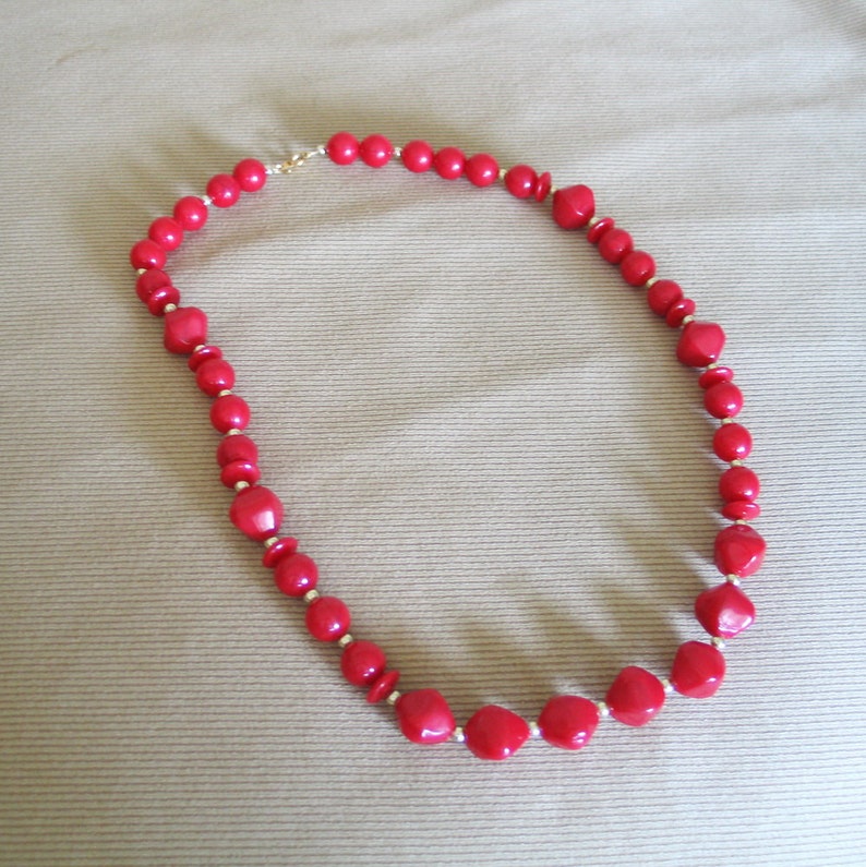 Vintage 1970s Lipstick Red and Tiny Gold Bead Necklace image 2