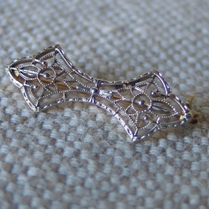 Authentic Vintage 1920s Fine 14K White and Yellow Gold Bow Stamped Filigree Brooch