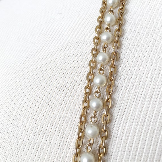 Vintage 1980s Gold Toned Triple Chain Faux Pearl … - image 7