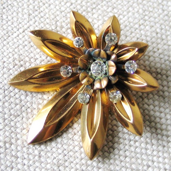 Authentic Vintage 1940s Rhinestone Center Star Fl… - image 2