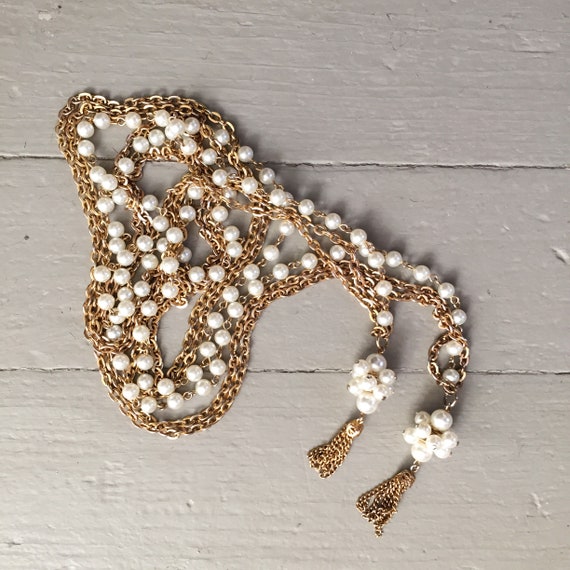 Vintage 1980s Gold Toned Triple Chain Faux Pearl … - image 4