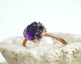 Raw dark Amethyst copper ring / rough and natural stone/ Raw gemstone ring / unique piece / Handmade jewelry