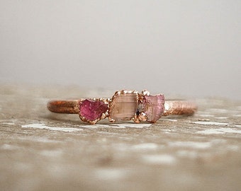Anello in rame con tormalina multistrato / pietra preziosa naturale / anello in pietra grezza / pezzo unico /