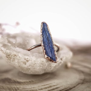 Blue Kyanite copper ring / rough gemstone ring / Birthstone ring / Handmade jewelry / Unique gift for witch image 4