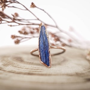 Blue Kyanite copper ring / rough gemstone ring / Birthstone ring / Handmade jewelry / Unique gift for witch image 3