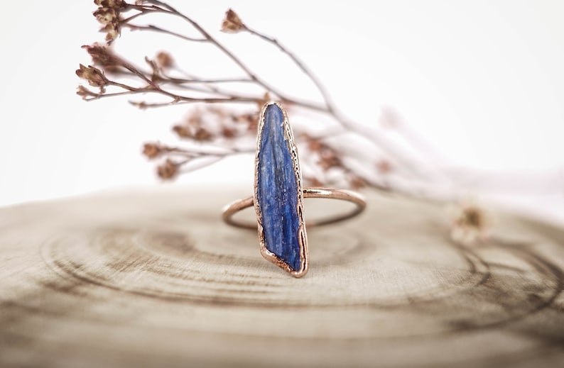 Blue Kyanite copper ring / rough gemstone ring / Birthstone ring / Handmade jewelry / Unique gift for witch image 3