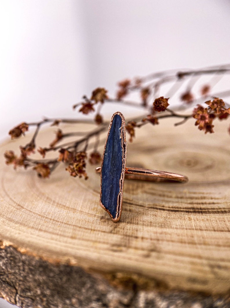 Blue Kyanite copper ring / rough gemstone ring / Birthstone ring / Handmade jewelry / Unique gift for witch image 6