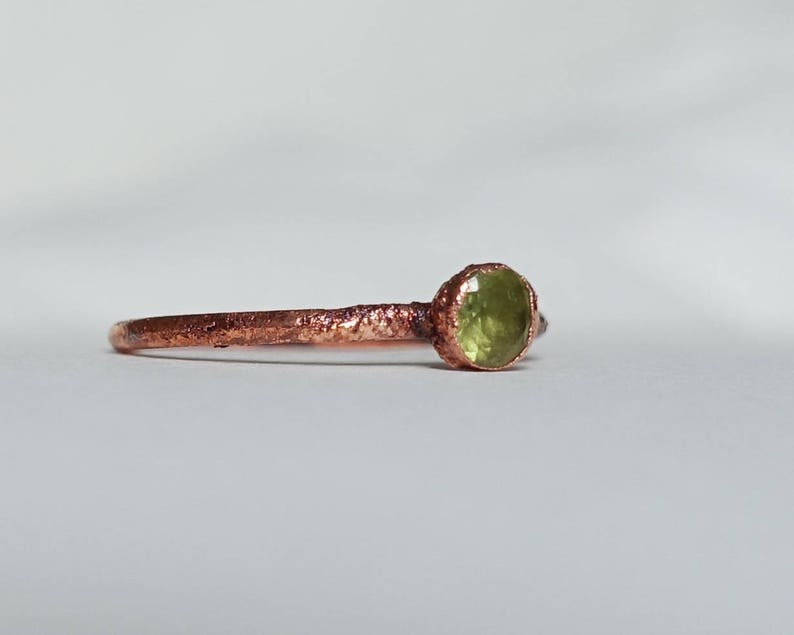 Peridot copper ring / natural faceted gemstone / Raw stone ring / festival ring / unique image 2