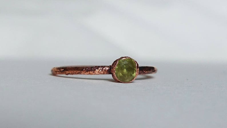 Peridot copper ring / natural faceted gemstone / Raw stone ring / festival ring / unique image 5