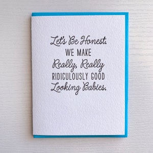 Carte de pères pour mari, drôle de carte de fête des pères pour mari, carte de bébé, papa. Nous faisons de beaux bébés, nous faisons des cartes de bébés mignons.