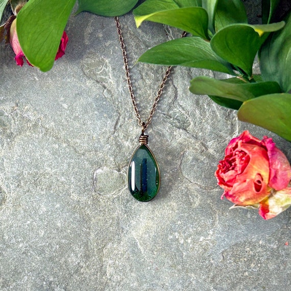 Forest green necklace discount