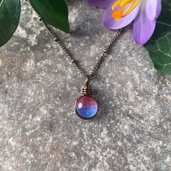 Collier bisexuel, bijoux de fierté subtile, bijoux bi, drapeau bisexuel, bijoux queer, mois de la fierté, cadeau de sortie du drapeau LGBTQ de la fierté bisexuelle