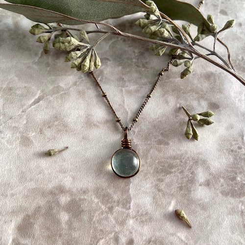 Collier goutte de pluie : collier bohème délicat en laiton vieilli, art en verre, cadeau pour les amoureux de la nature