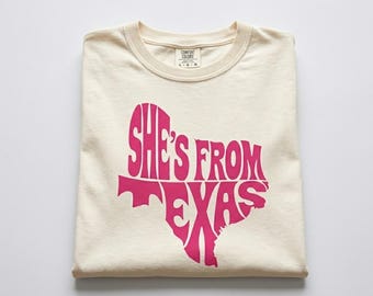 Ella es de Texas PNG – Diseño retro de sublimación del oeste